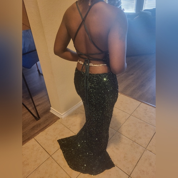 Green Sequence (video)never worn new evening dress. - Picture 4 of 10